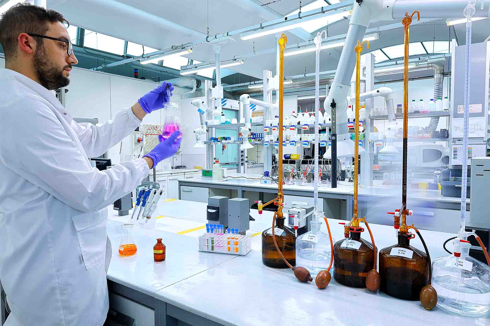 Morsetto Regolabile Provette Morsetto A Tre Griffe Per Laboratorio - Lega Di Zinco, Per Provette E Bottiglie Supporto Provette Bottiglie - Foto 9